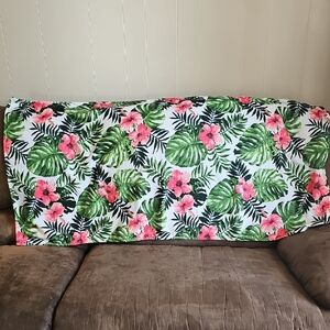 Source Unknown Tropical Leaf and Pink Hibiscus Beach Towel